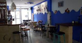 Está totalmente vacío y limpio