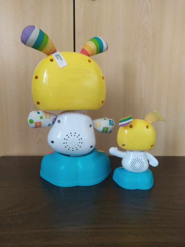 JUGUETE: 2 Robots Robi Rabit (Fisher-Price)