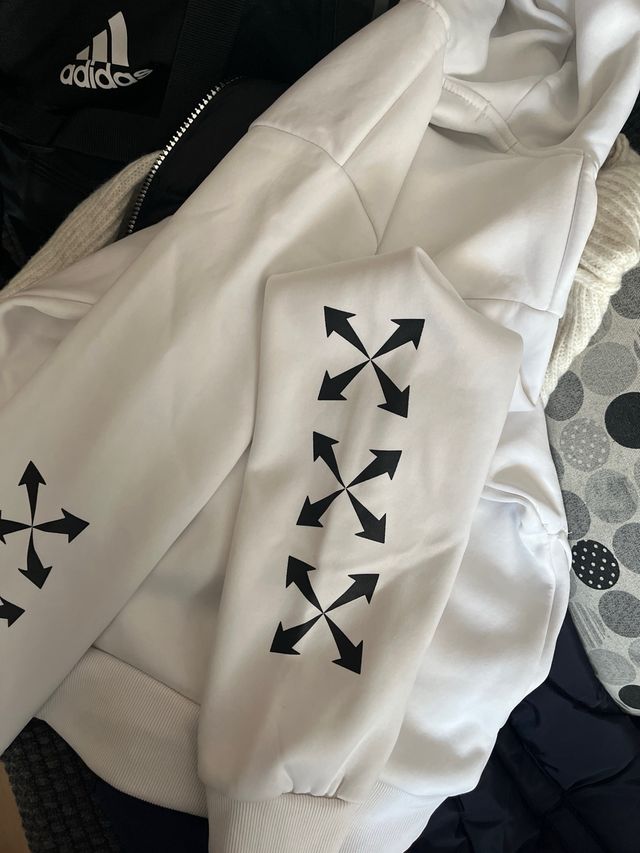 sudadera blanca