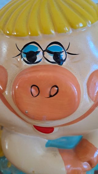 Salvadanaio a forma di maialina vintage