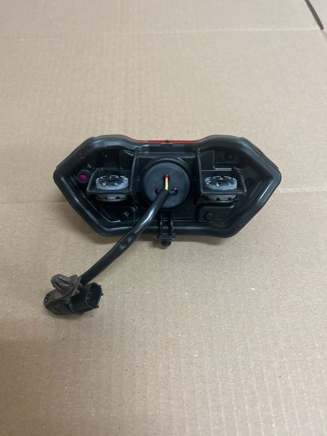 faro trasero honda x adv 750