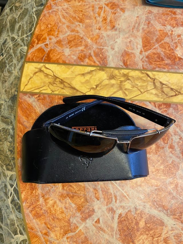 Gafas Ferrari originales de piel