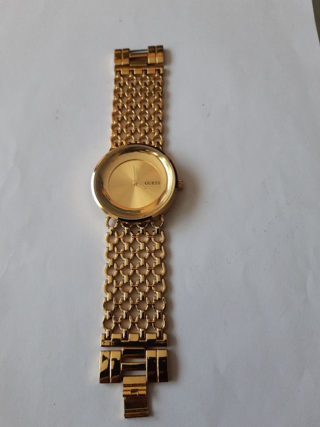 Reloj Guess de mujer, de diseño