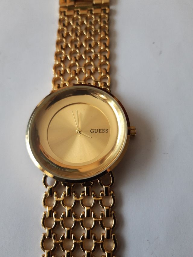 Reloj Guess de mujer, de diseño