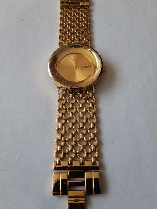 Reloj Guess de mujer, de diseño