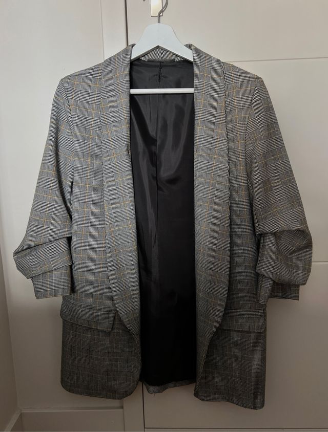 Americana gris estampada