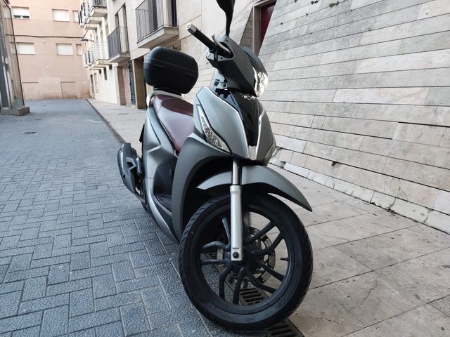 Kymco People S