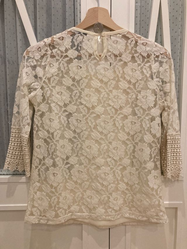 Blusa de encaje Mango