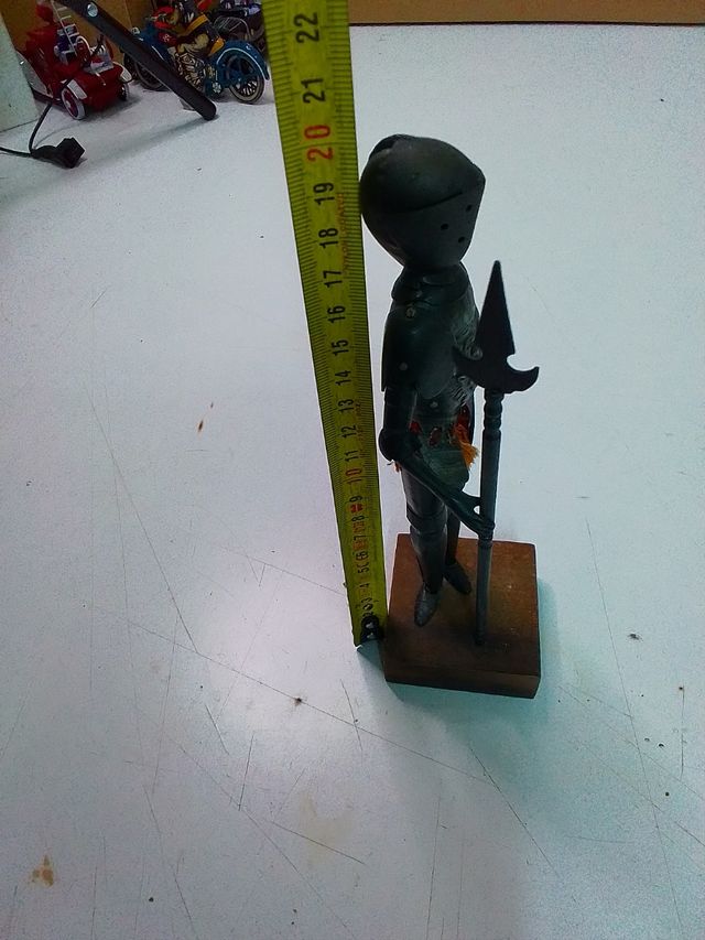 Muñeco con armadura