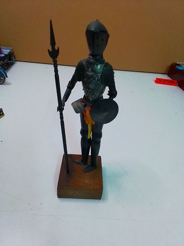 Muñeco con armadura