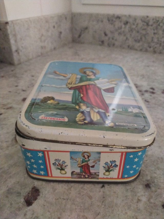 Caja metal vintage de San Pancracio