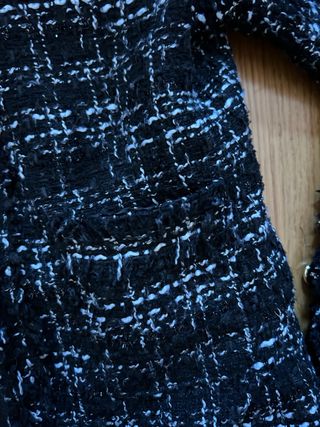 Chaqueta formal negra y blanca
