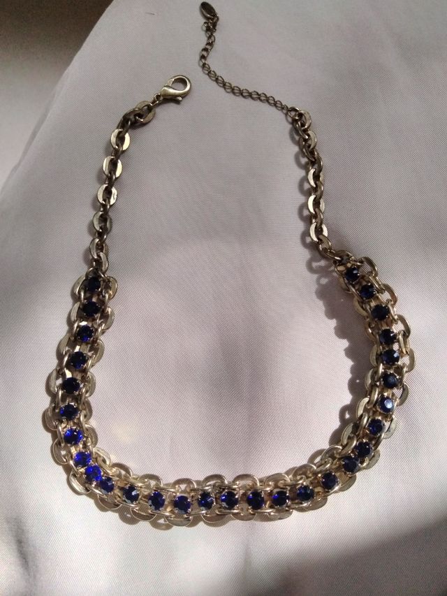 Gargantilla dorada piedra azul