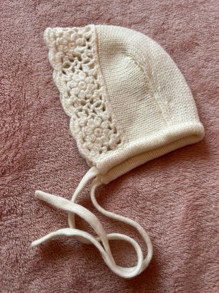 Conjunto bebé capota y bufanda nuevo