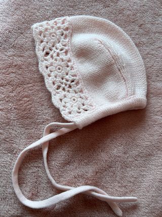 Conjunto bebe capota y bufanda nuevo