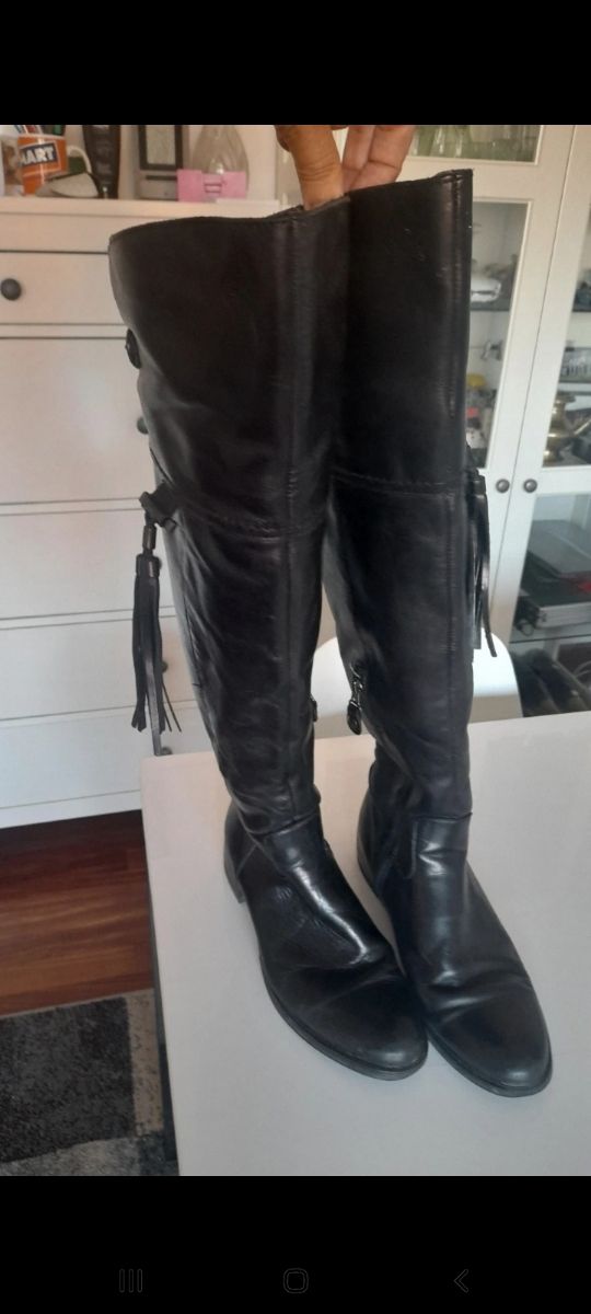 Preciosas botas mosqueteras de piel