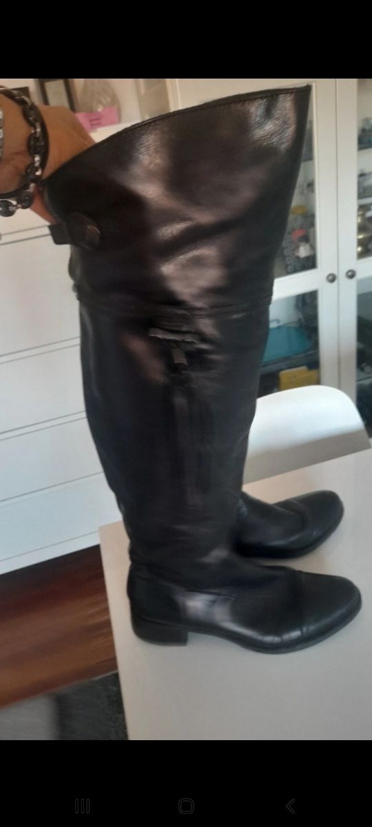 Preciosas botas mosqueteras de piel