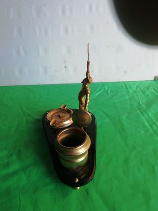 antiguo cenicero con figura de Don Quijote