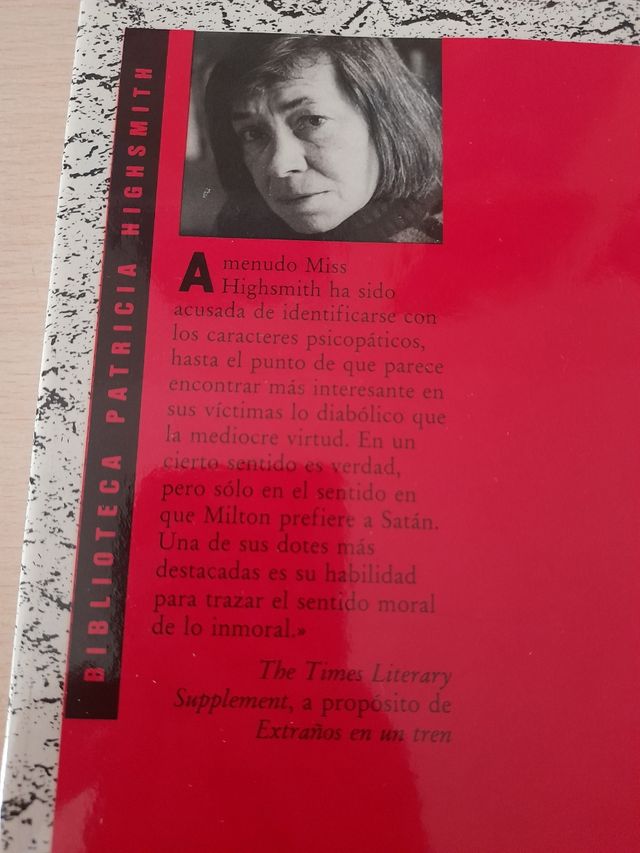 Libro "Extraños en un tren"