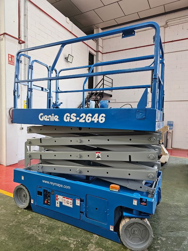 PLATAFORMA ELEVADORA ELECTRICA GENIE