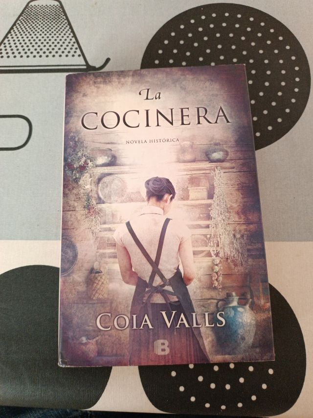 Libro La cocinera. 