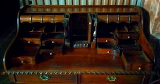 Escritorio secreter estilo "Chippendale".