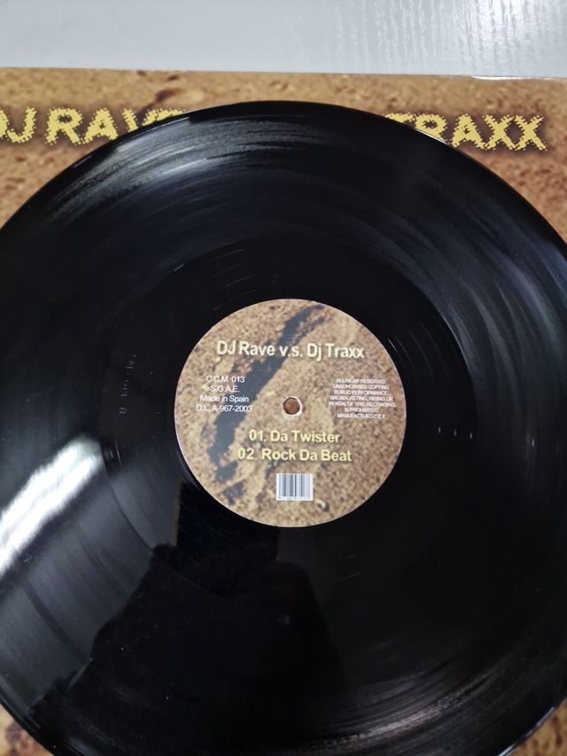 Disco vinilo DJ Rave vs DJ Traxx