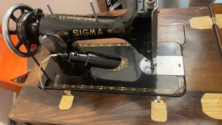 Mueble maquina de coser Sigma