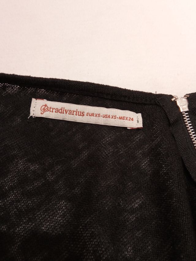 Camiseta negra con transparencia