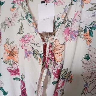 camisa top de flores