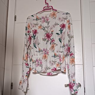 camisa top de flores