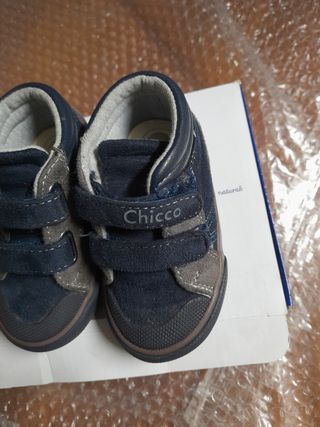 Scarpette neonato chicco misura 19