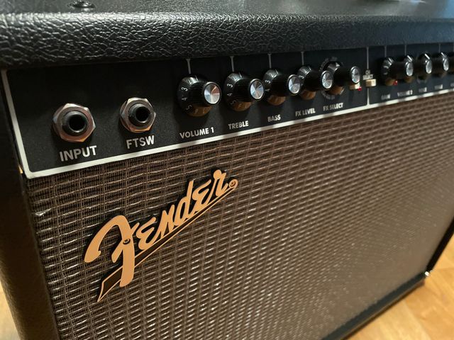 Amplificador Fender Champion 100