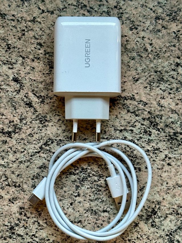 Cargador UGREEN  tipo C Android Carga Rápida 