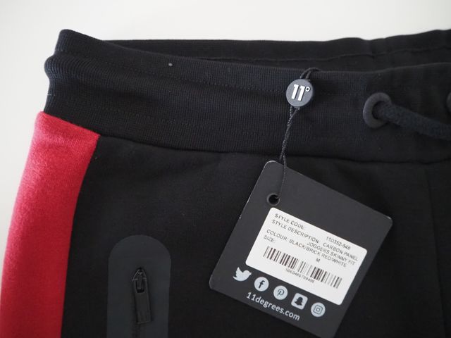 11º_11 Degrees. Pantalón deportivo jogger. Talla M