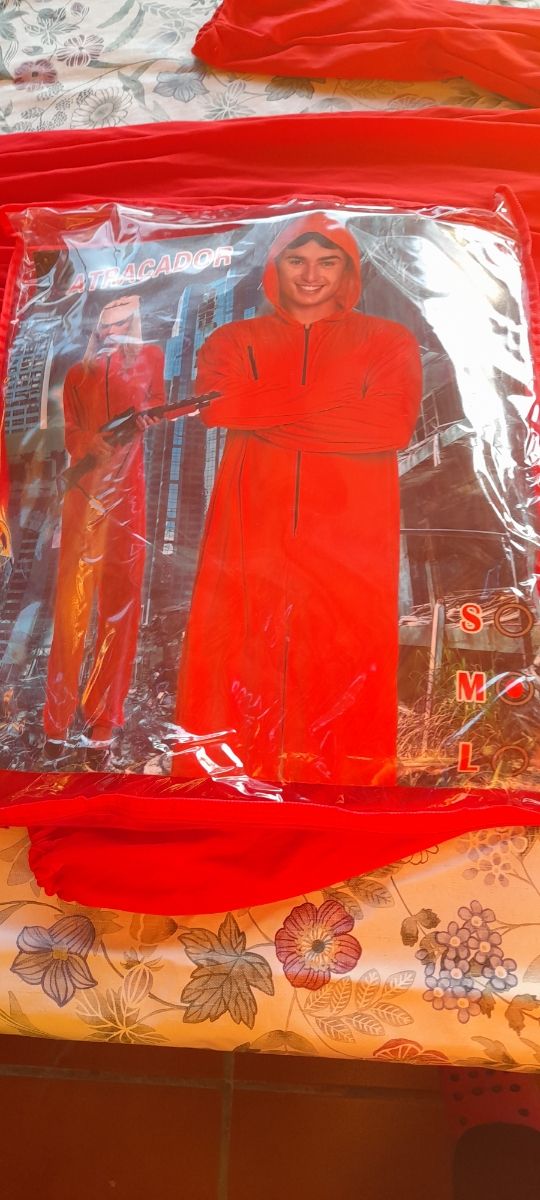 Lote tres disfraces adulto Halloween.