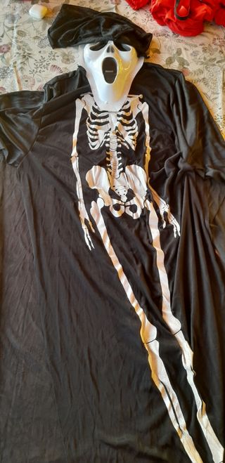 Lote tres disfraces adulto Halloween.