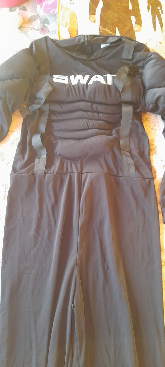 Lote tres disfraces adulto Halloween.