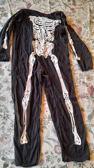 Lote tres disfraces adulto Halloween.