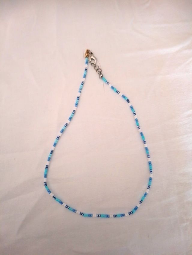 Collares y cadenas variados