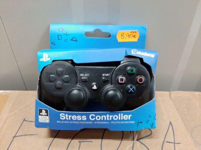 Libretas PS1-Call of Duty y mando antiestrés PS