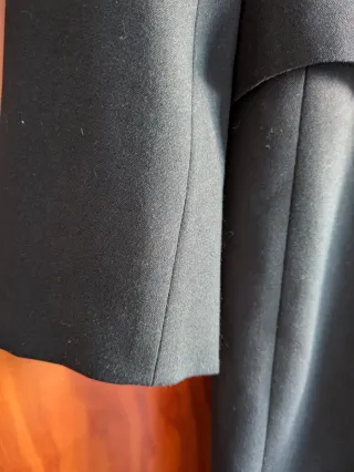 Abrigo de mujer de Zara azul marino