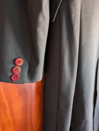 Abrigo de mujer de Zara azul marino