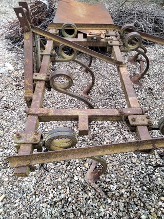 Arados pequeño de siete cavadores