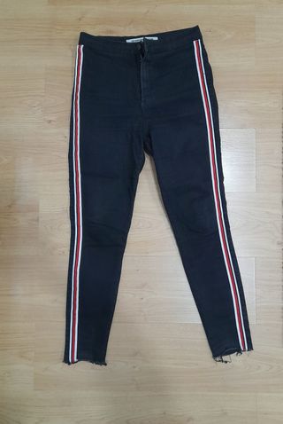 Pantalón negro pitillo