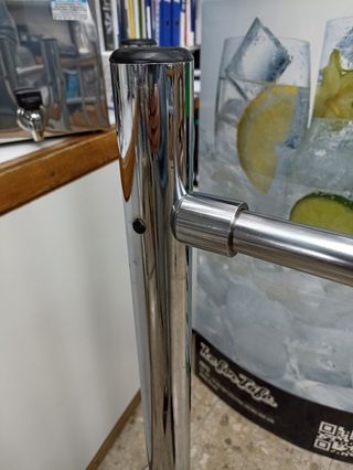 Postes y barras separación supermercado