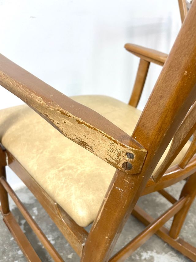 Pareja de mecedoras de madera y scai