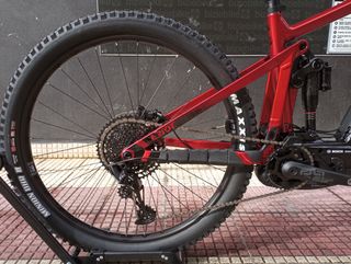 Ghost e-Riot AM essential talla M rueda