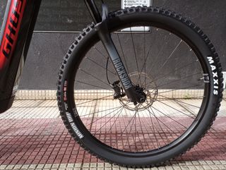 Ghost e-Riot AM essential talla M rueda