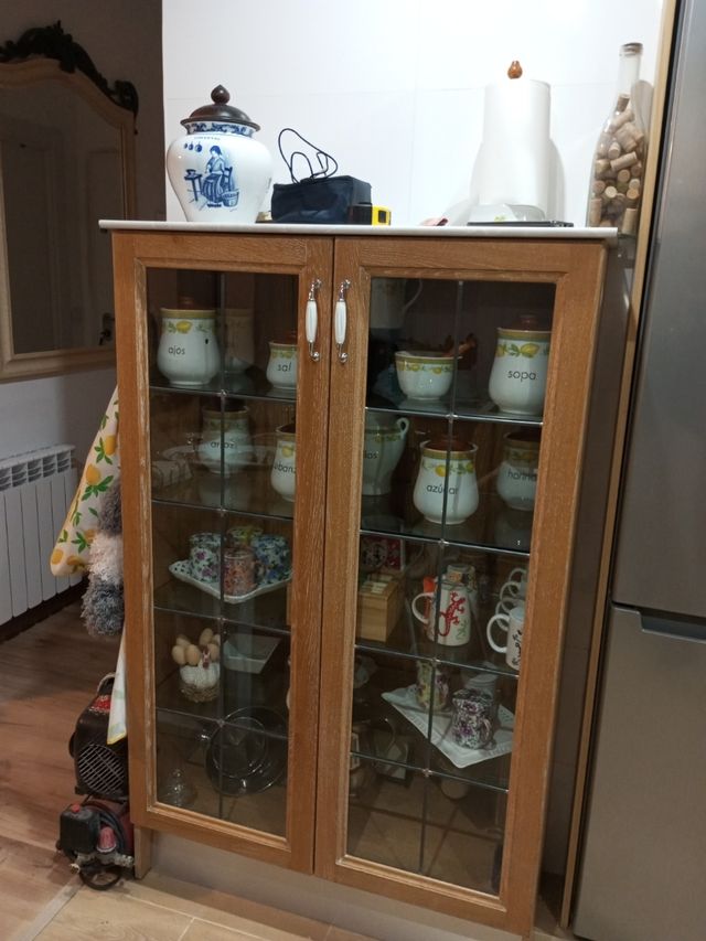 Vitrina Roble cocina.Espectaculaaaar